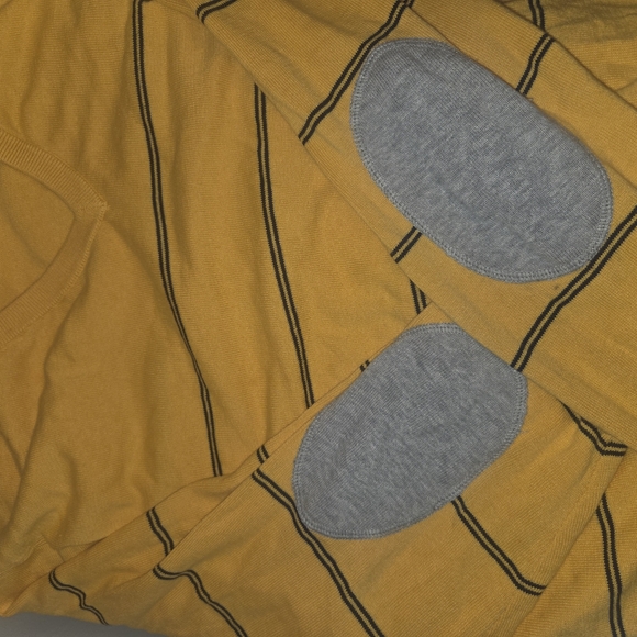 Izod Men's V-Neck Sweater in Yellow with Black Stripes - Picture 3 of 4